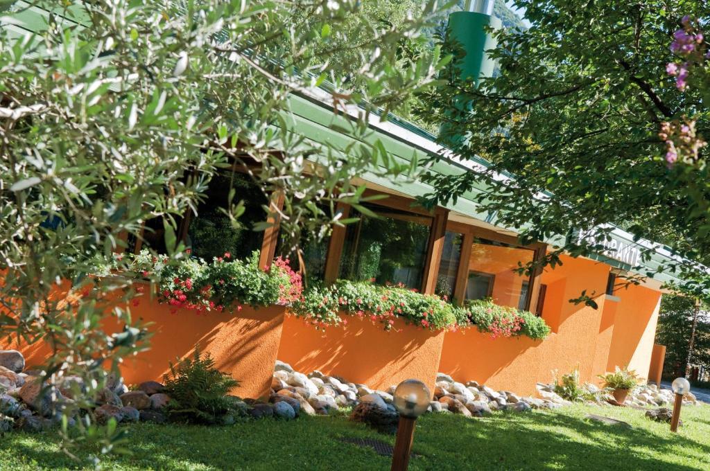 Hotel Carnia Venzone Exterior foto